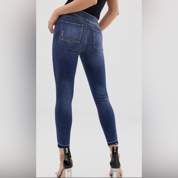 SPANX Women's Medium Wash distressed Ankle‎ Skinny Jeans jeggings size Small new - Picture 3 of 8